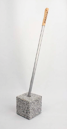 Feuerhaken mit Steinkubus Granit (Z)